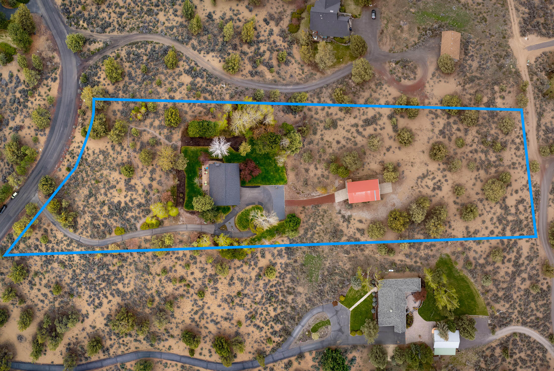 Los Serranos - Residential