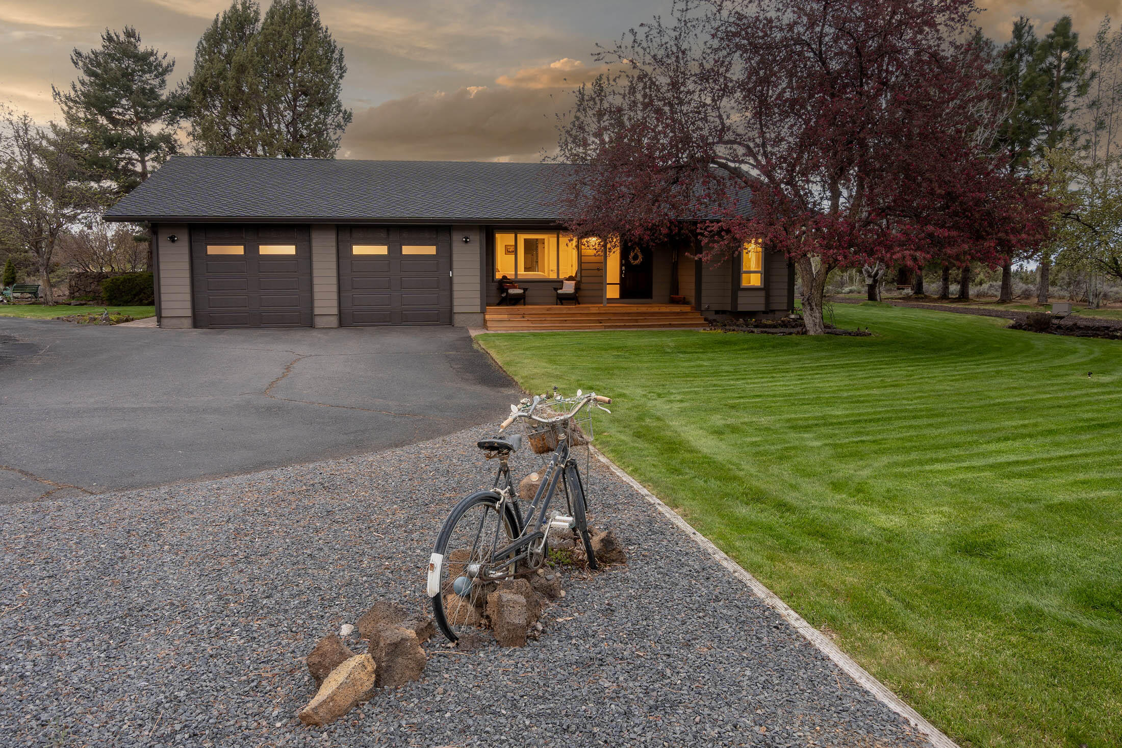 Los Serranos - Residential