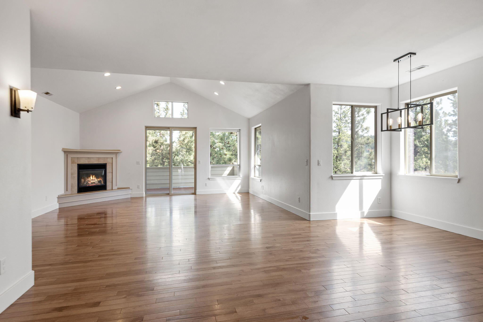 505 NW Flagline Drive