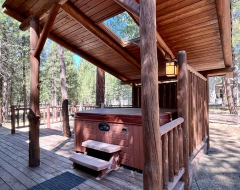 Tiny photo for 14177 Whitewater Loop, La Pine, OR 97739 (MLS # 220208171)