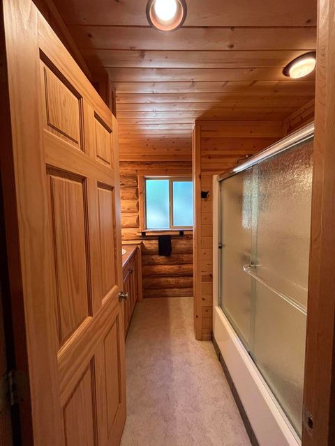 Tiny photo for 14177 Whitewater Loop, La Pine, OR 97739 (MLS # 220208171)