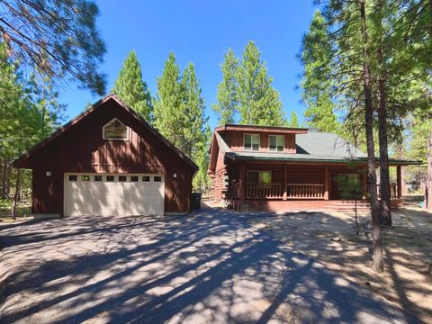 Photo of 14177 Whitewater Lp Loop, La Pine, OR 97739 (MLS # 220208171)