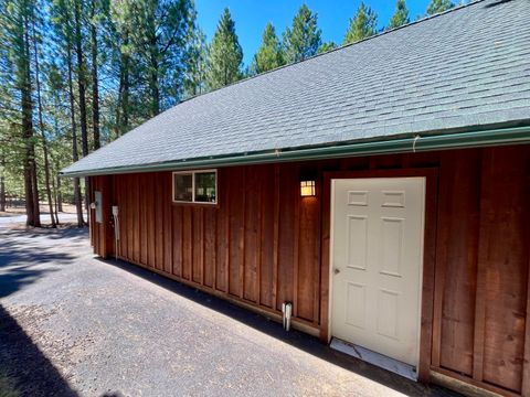 Tiny photo for 14177 Whitewater Loop, La Pine, OR 97739 (MLS # 220208171)
