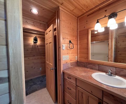 Tiny photo for 14177 Whitewater Loop, La Pine, OR 97739 (MLS # 220208171)