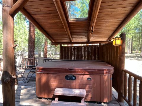 Tiny photo for 14177 Whitewater Loop, La Pine, OR 97739 (MLS # 220208171)
