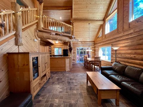 Tiny photo for 14177 Whitewater Loop, La Pine, OR 97739 (MLS # 220208171)