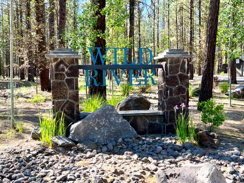 Tiny photo for 14177 Whitewater Loop, La Pine, OR 97739 (MLS # 220208171)