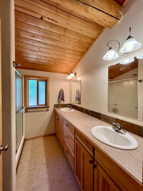 Tiny photo for 14177 Whitewater Loop, La Pine, OR 97739 (MLS # 220208171)