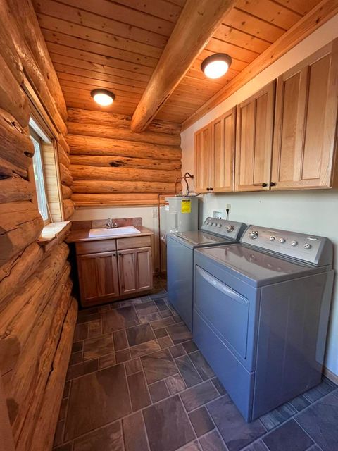 Tiny photo for 14177 Whitewater Loop, La Pine, OR 97739 (MLS # 220208171)