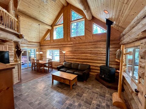 Tiny photo for 14177 Whitewater Loop, La Pine, OR 97739 (MLS # 220208171)