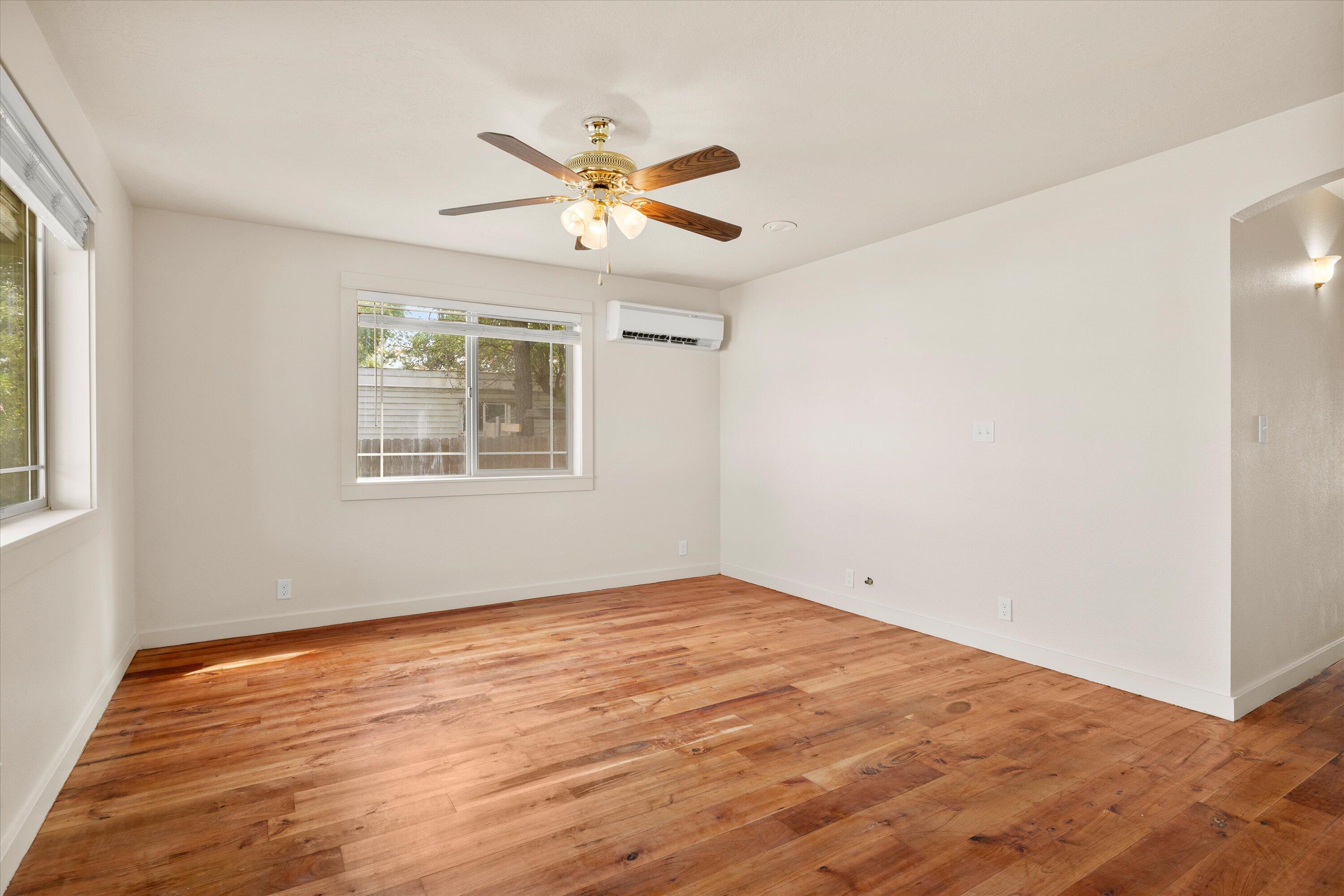 528 SE Cascade Avenue