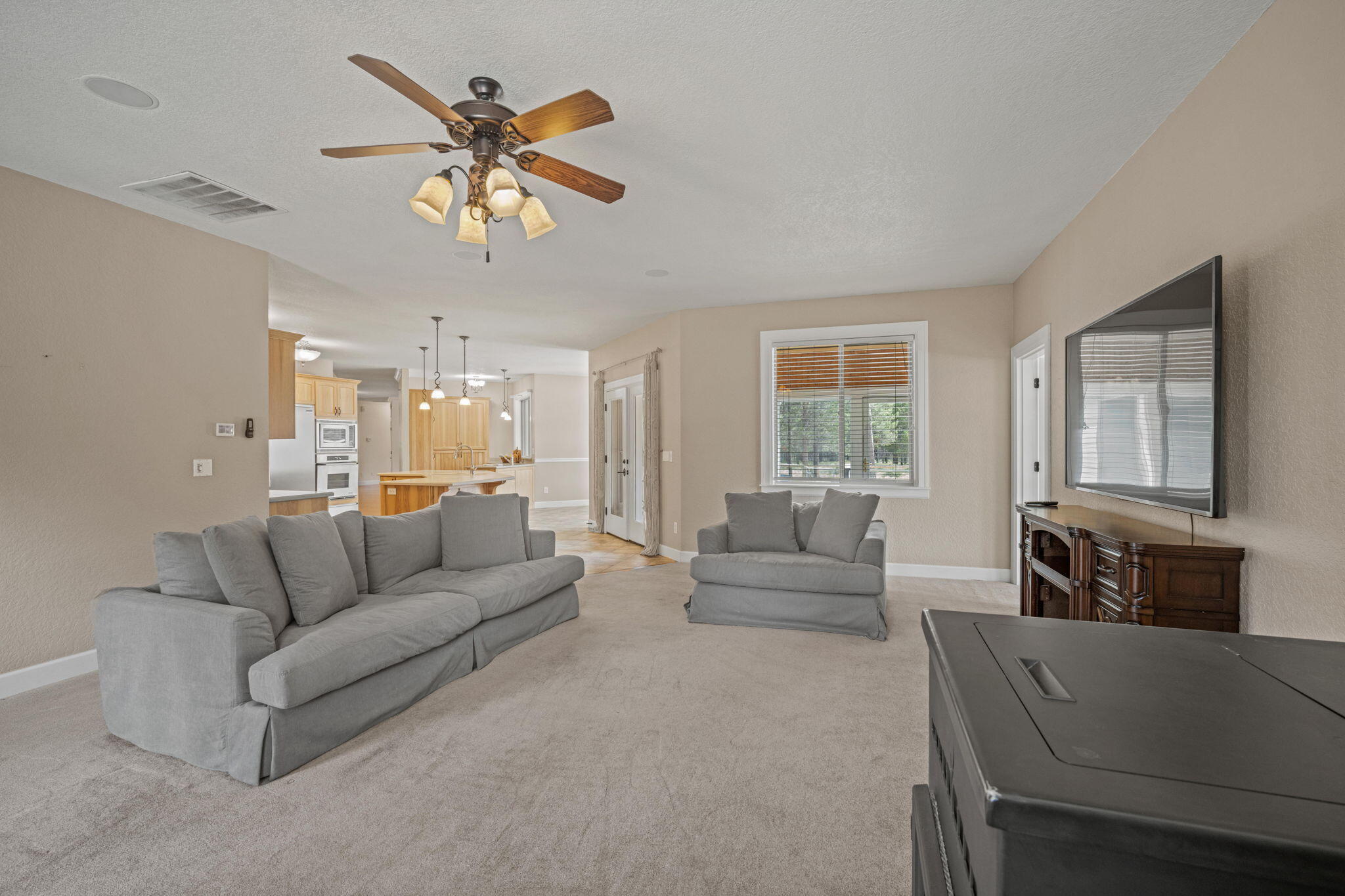 Pinewood Country Est - Residential