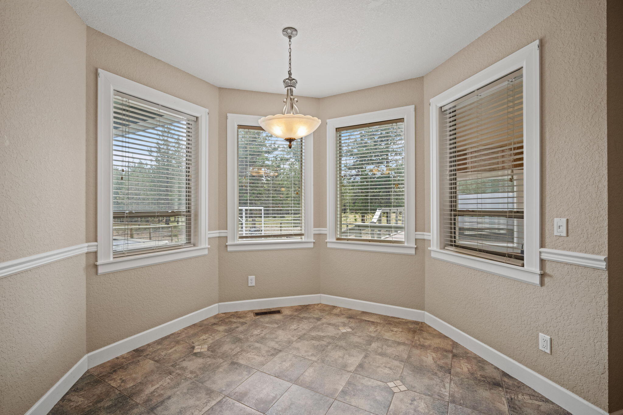 Pinewood Country Est - Residential