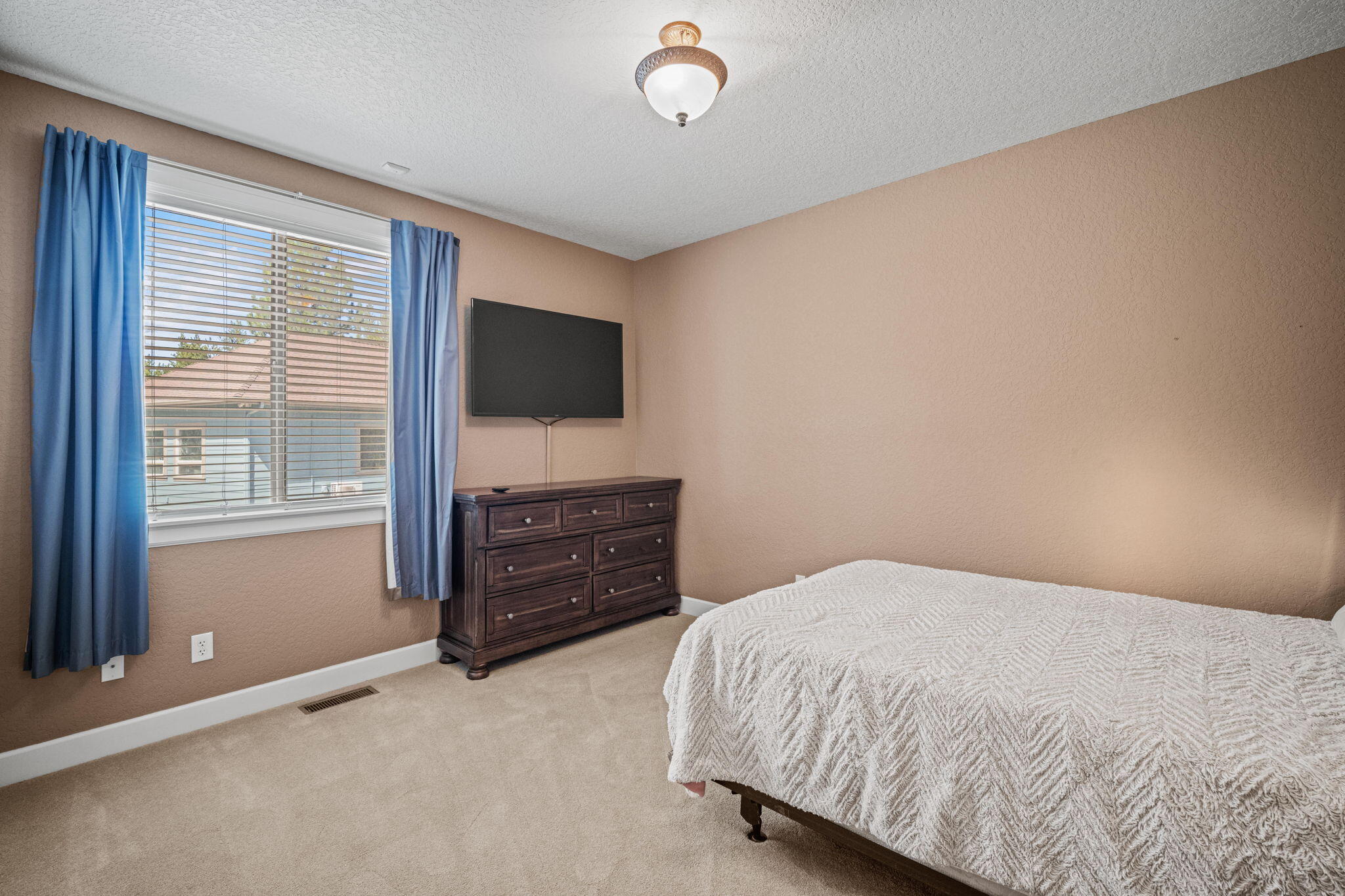 Pinewood Country Est - Residential