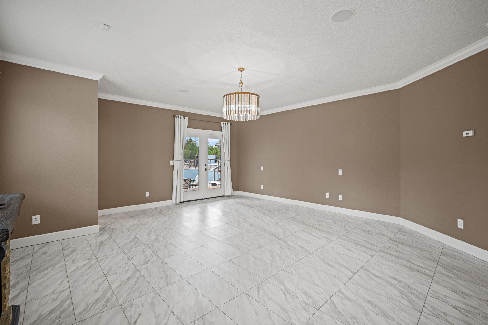 Pinewood Country Est - Residential