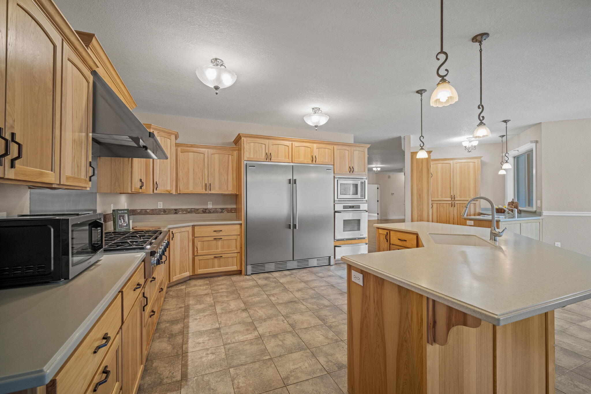 Pinewood Country Est - Residential