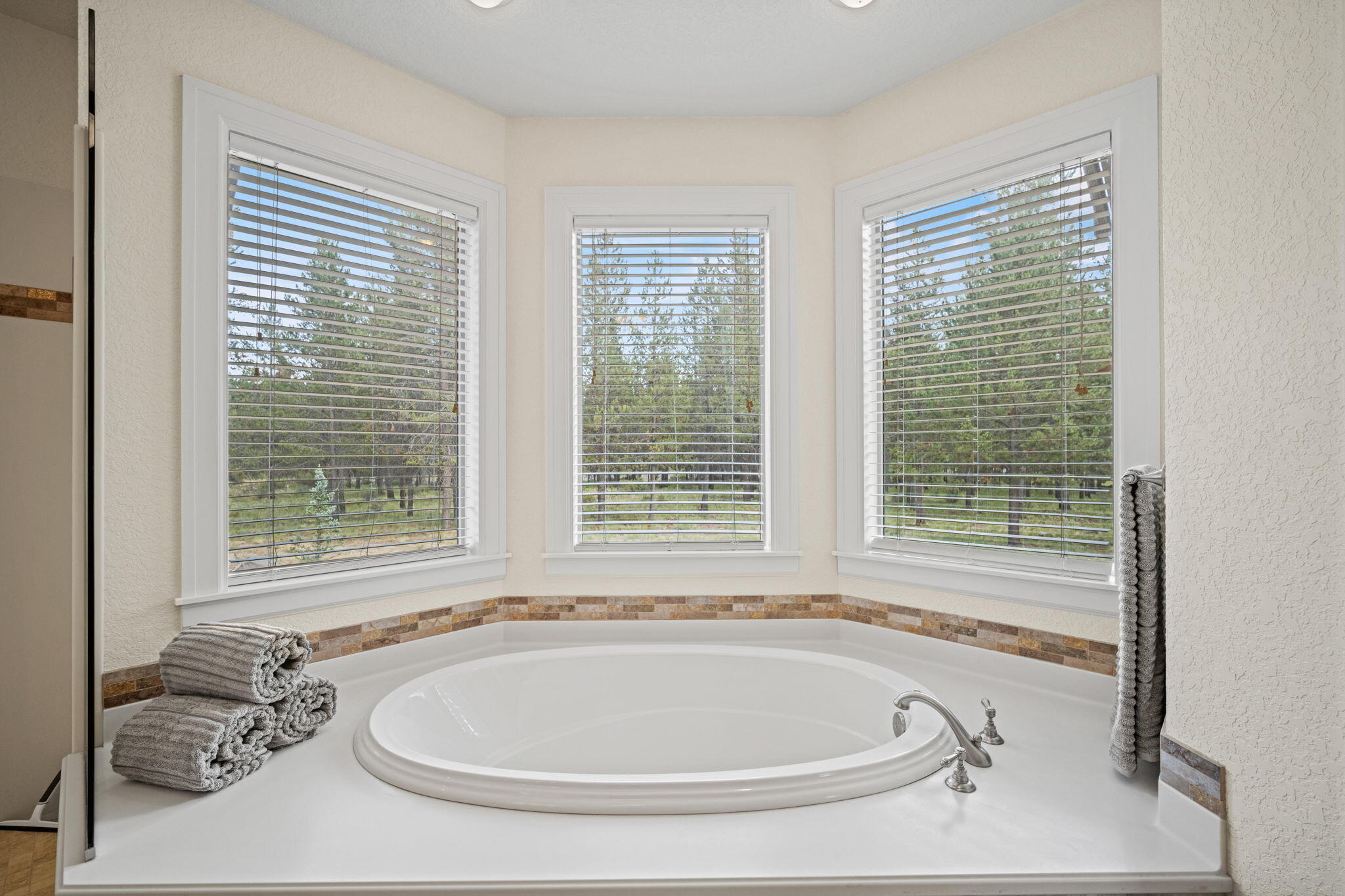 Pinewood Country Est - Residential