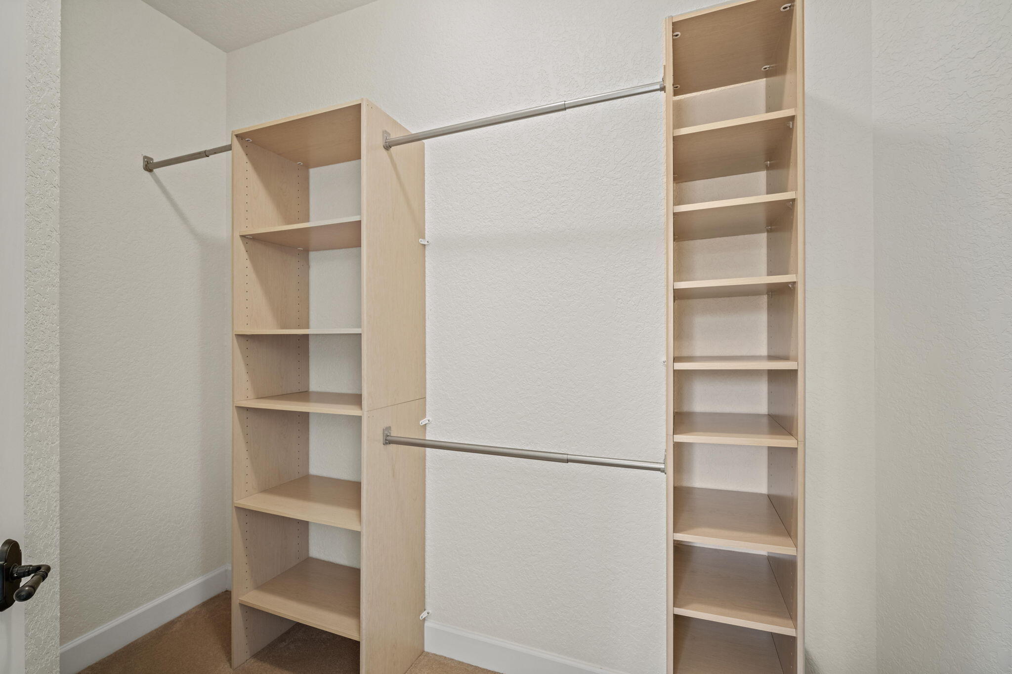 Pinewood Country Est - Residential