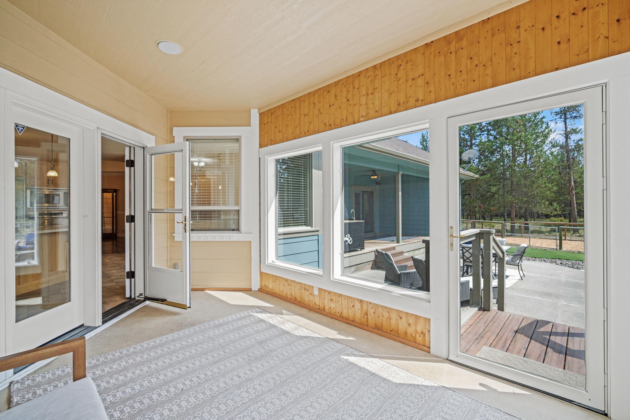 Pinewood Country Est - Residential