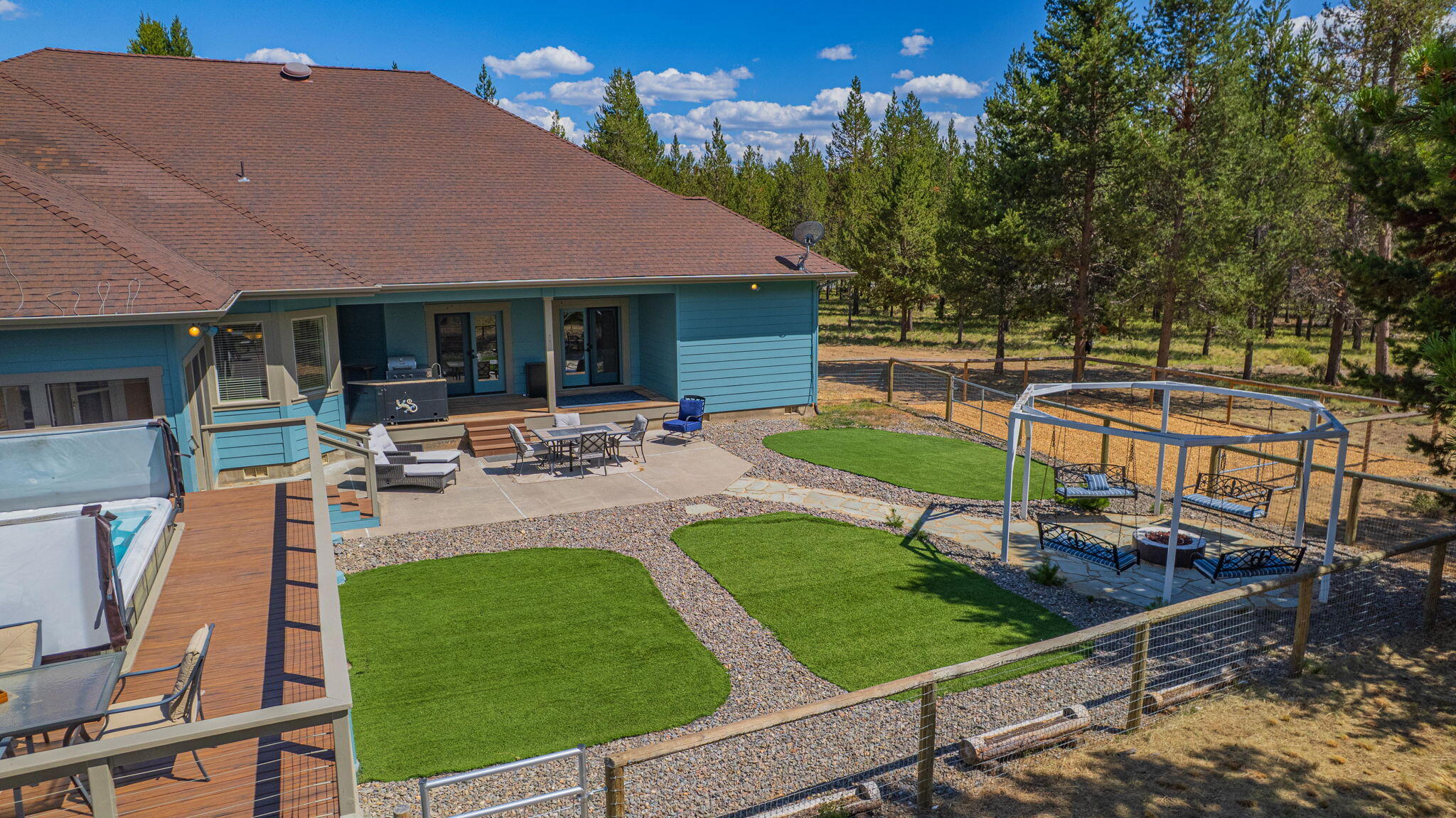 Pinewood Country Est - Residential