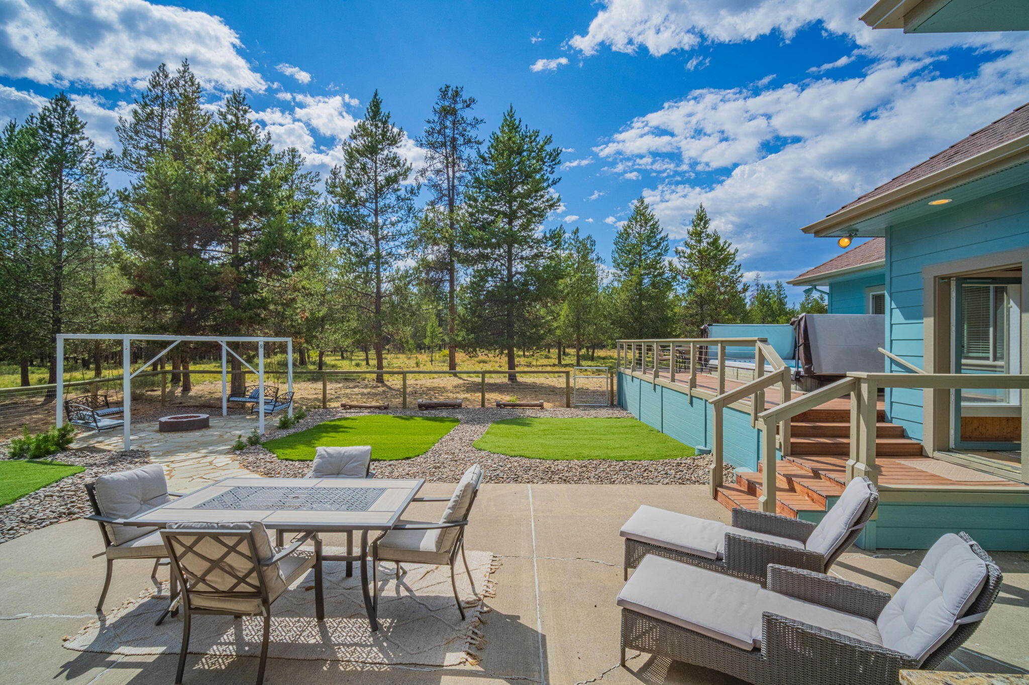 Pinewood Country Est - Residential