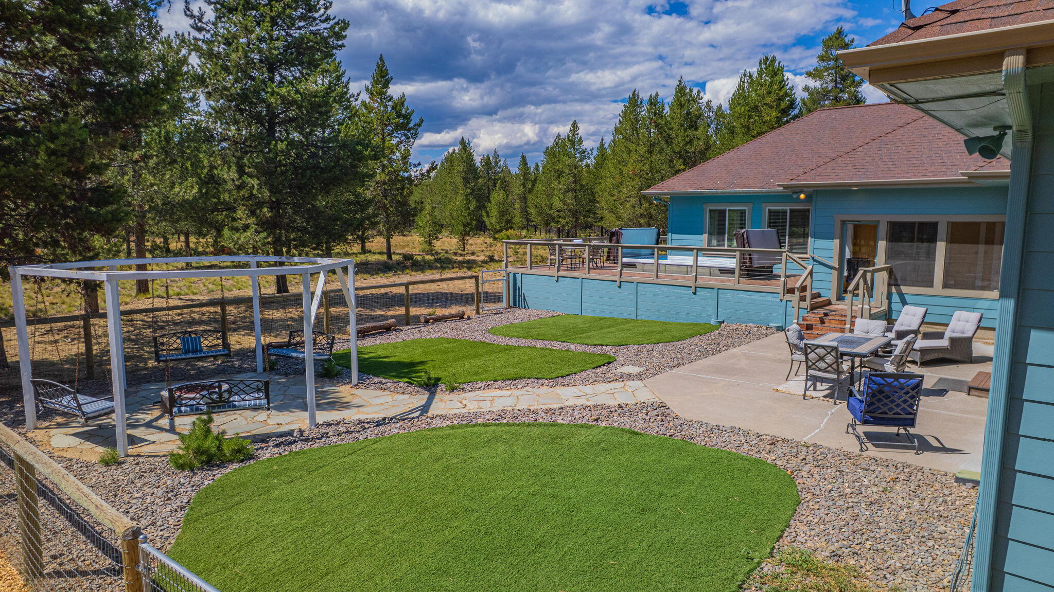 Pinewood Country Est - Residential