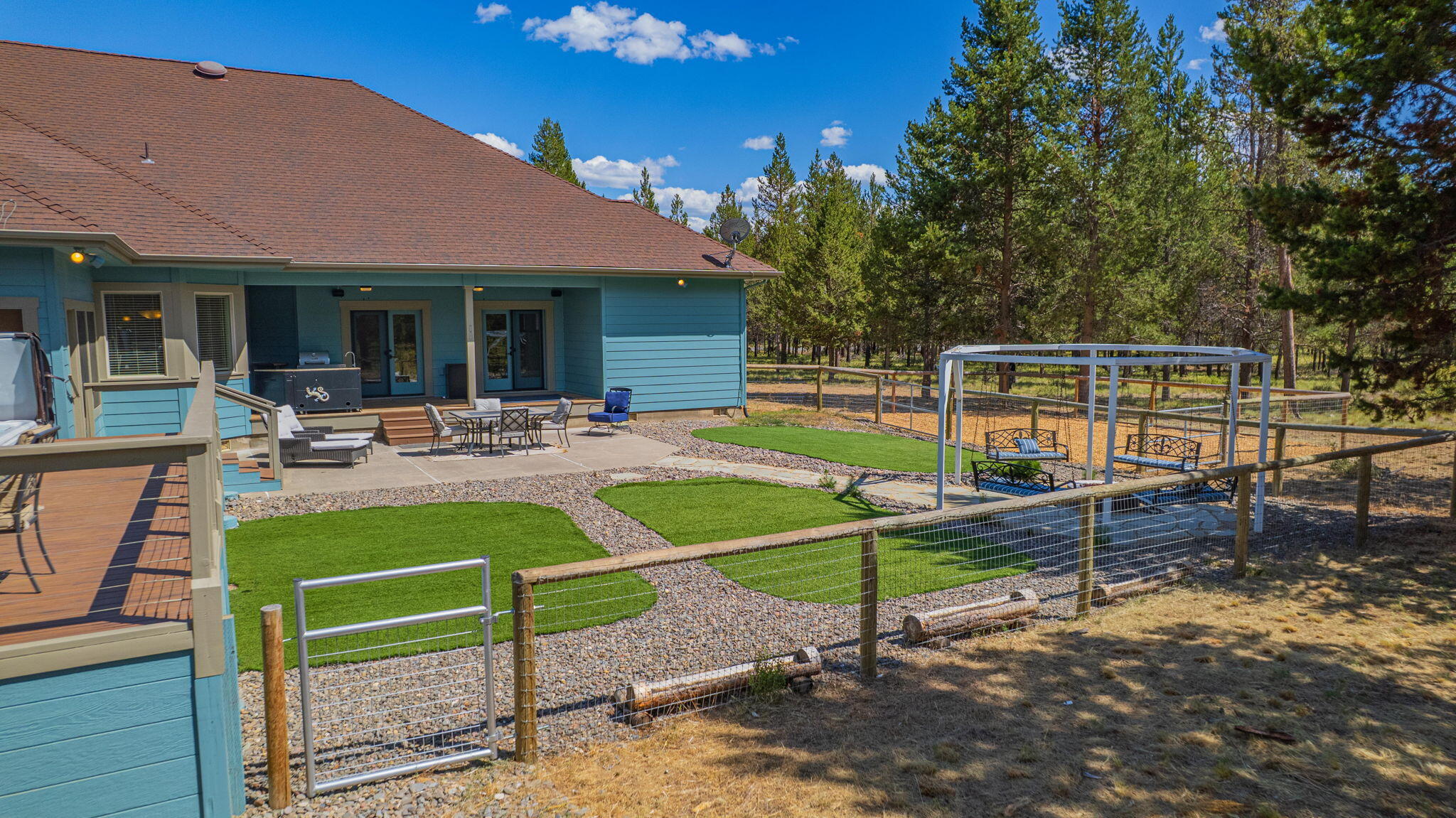 Pinewood Country Est - Residential