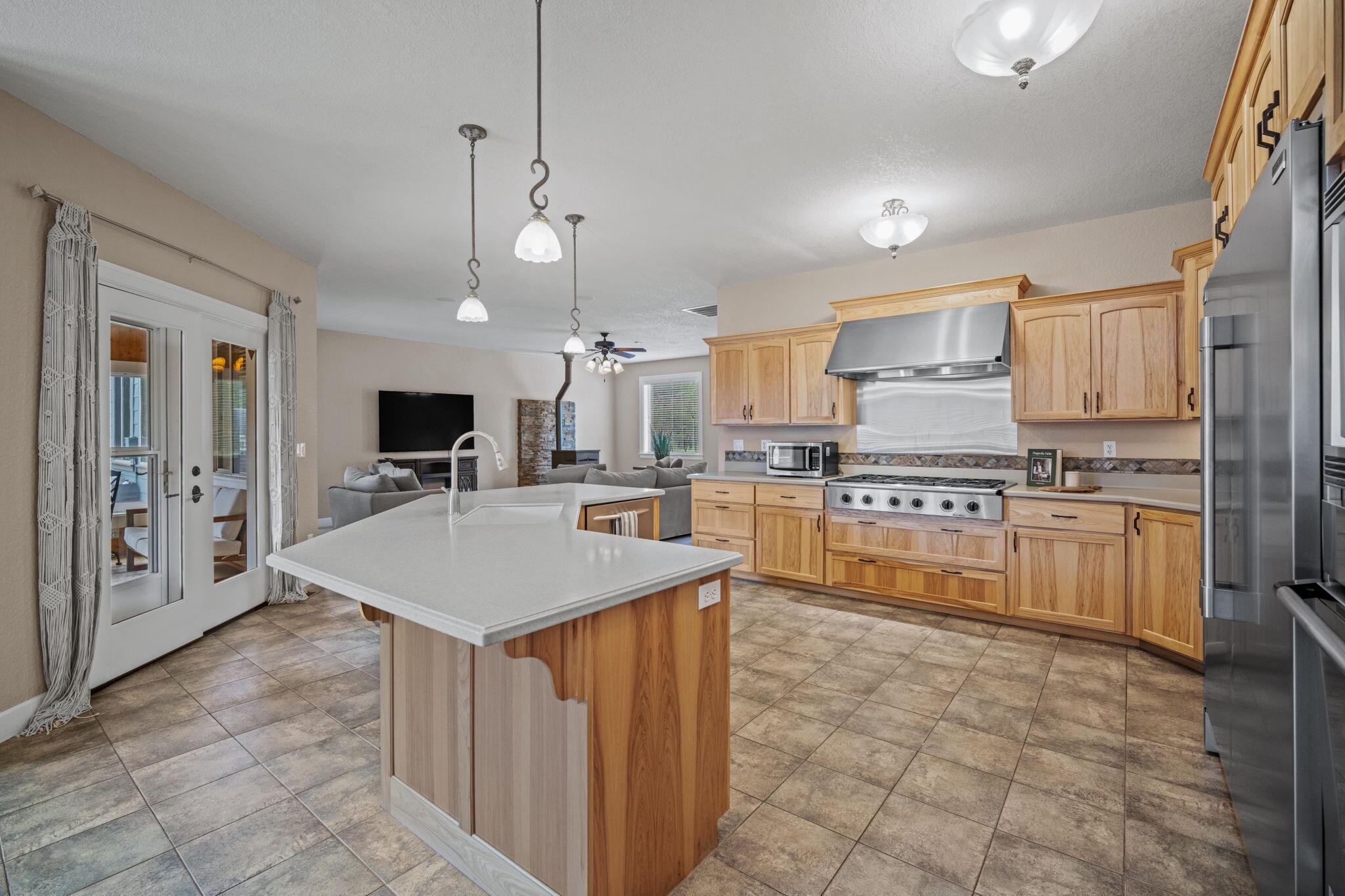 Pinewood Country Est - Residential