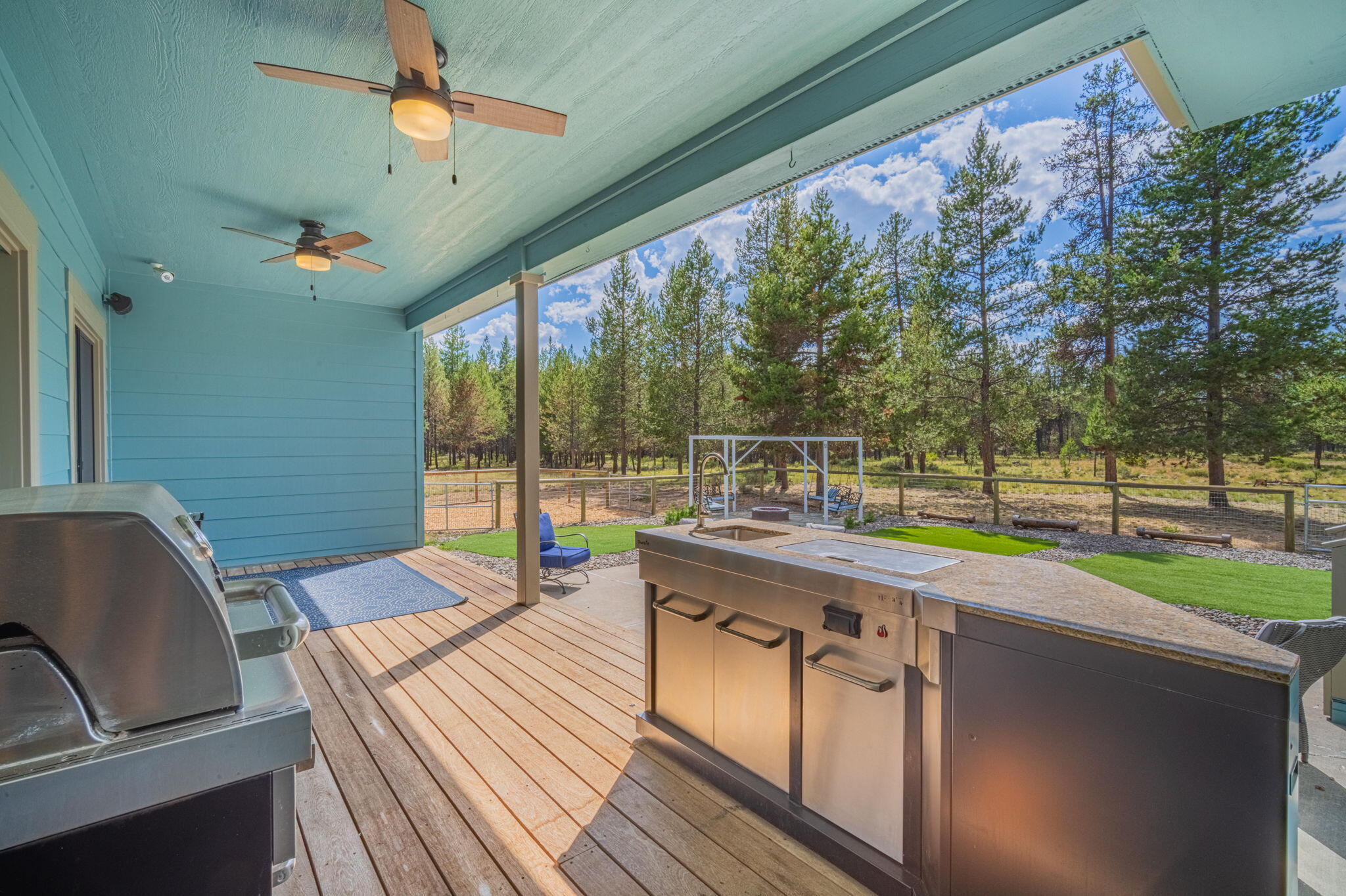 Pinewood Country Est - Residential