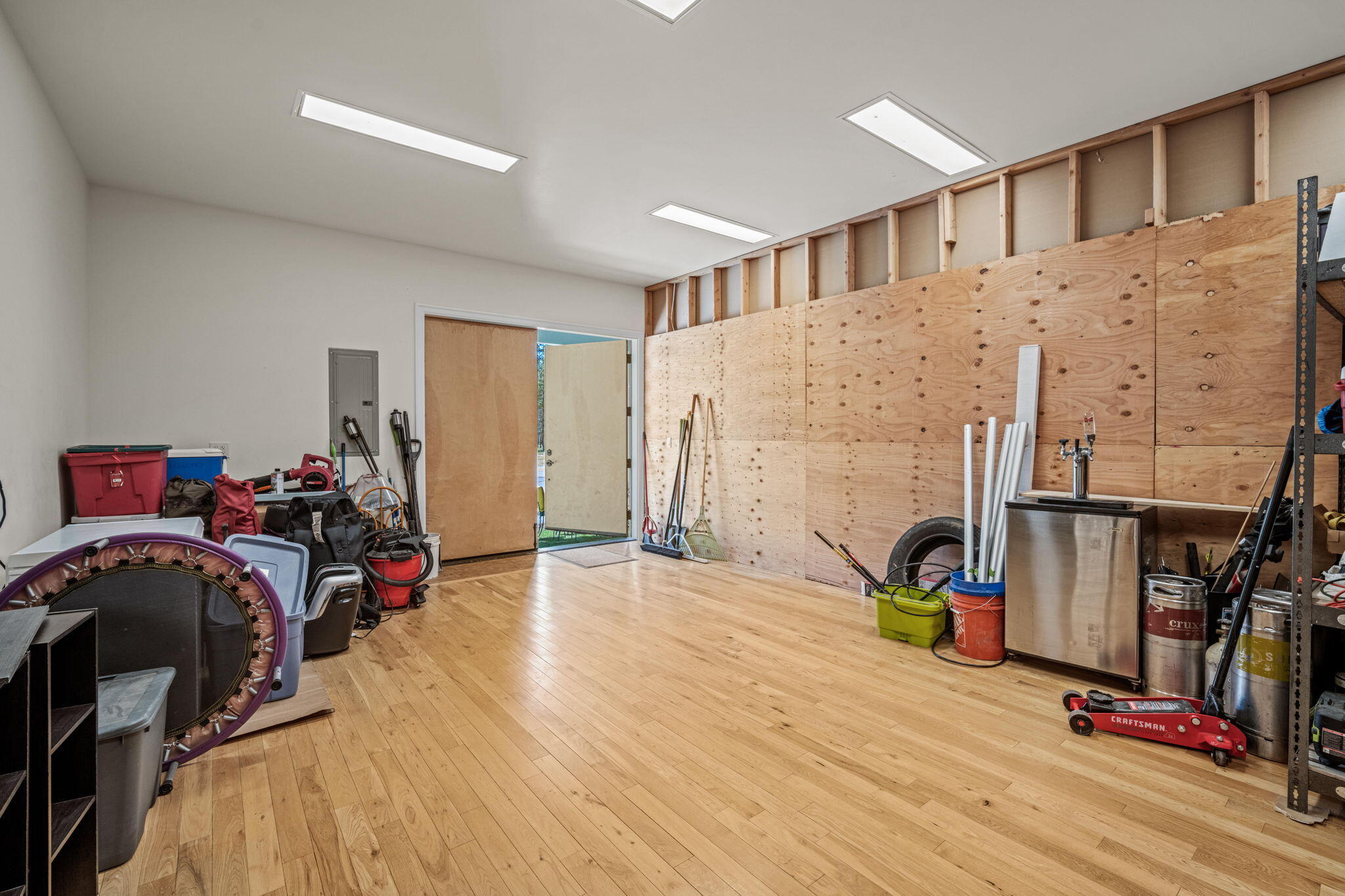 Pinewood Country Est - Residential