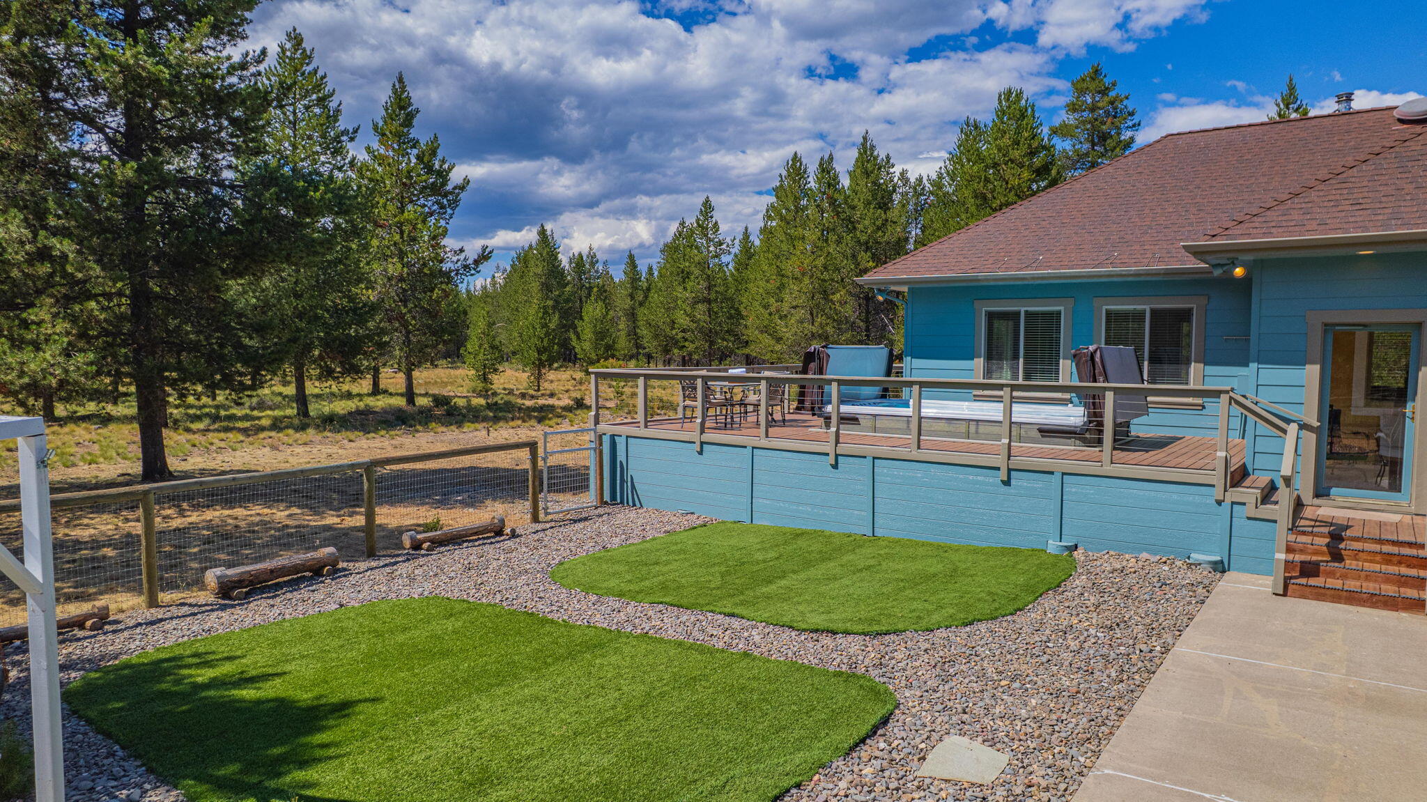 Pinewood Country Est - Residential