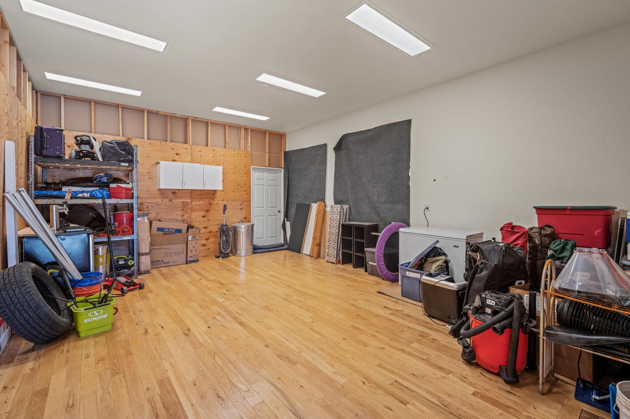 Pinewood Country Est - Residential