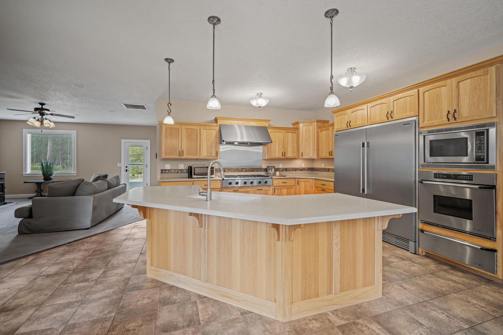 Pinewood Country Est - Residential