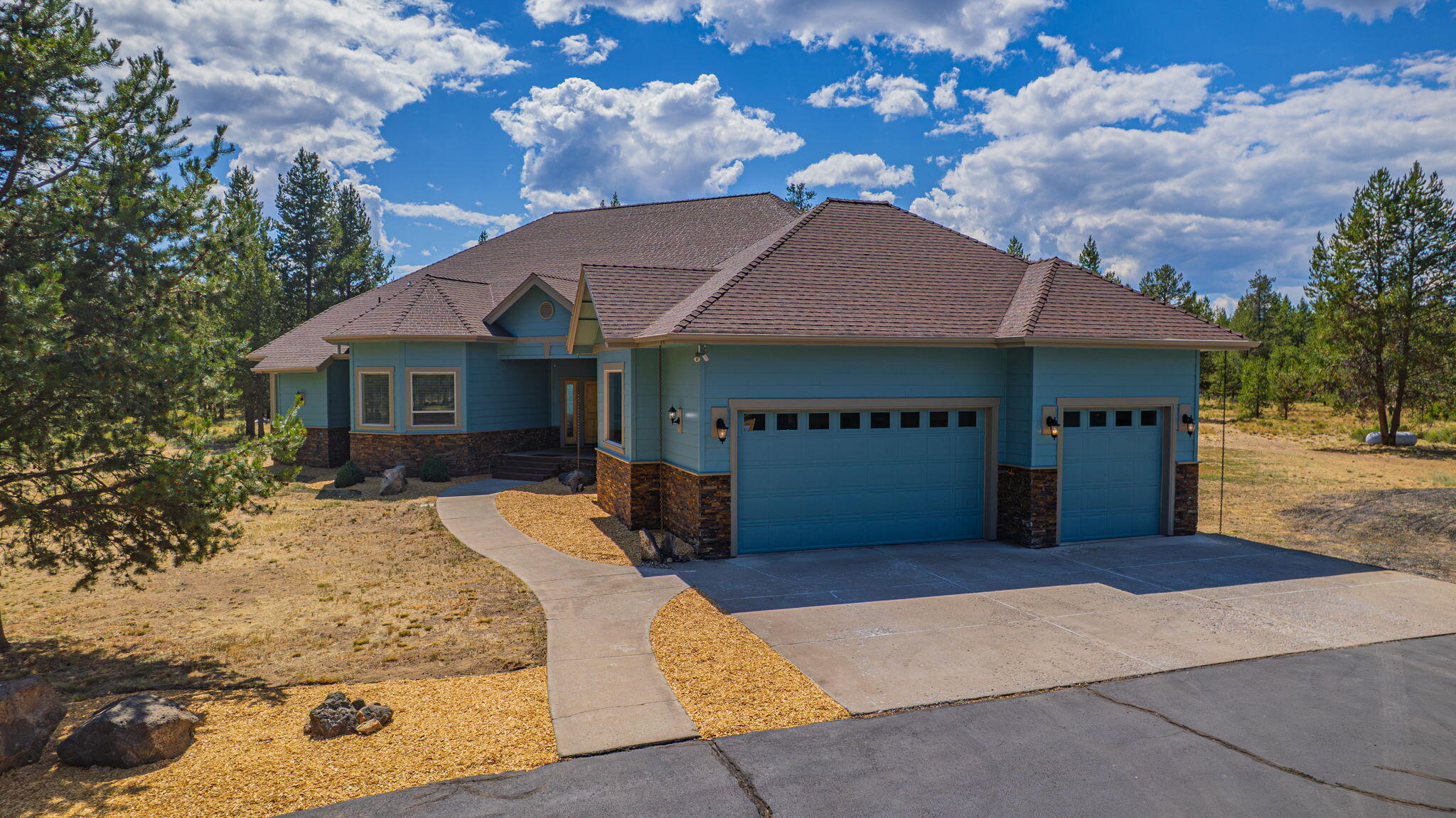 Pinewood Country Est - Residential