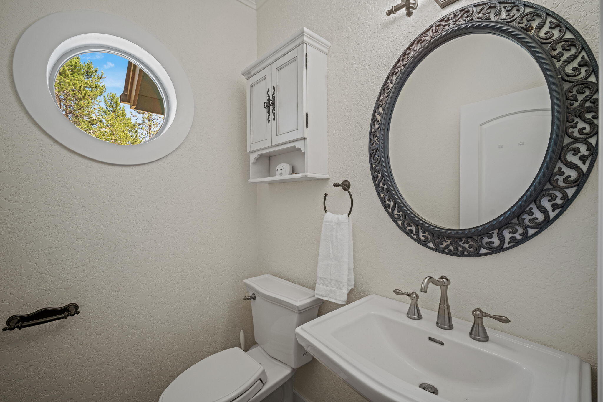 Pinewood Country Est - Residential