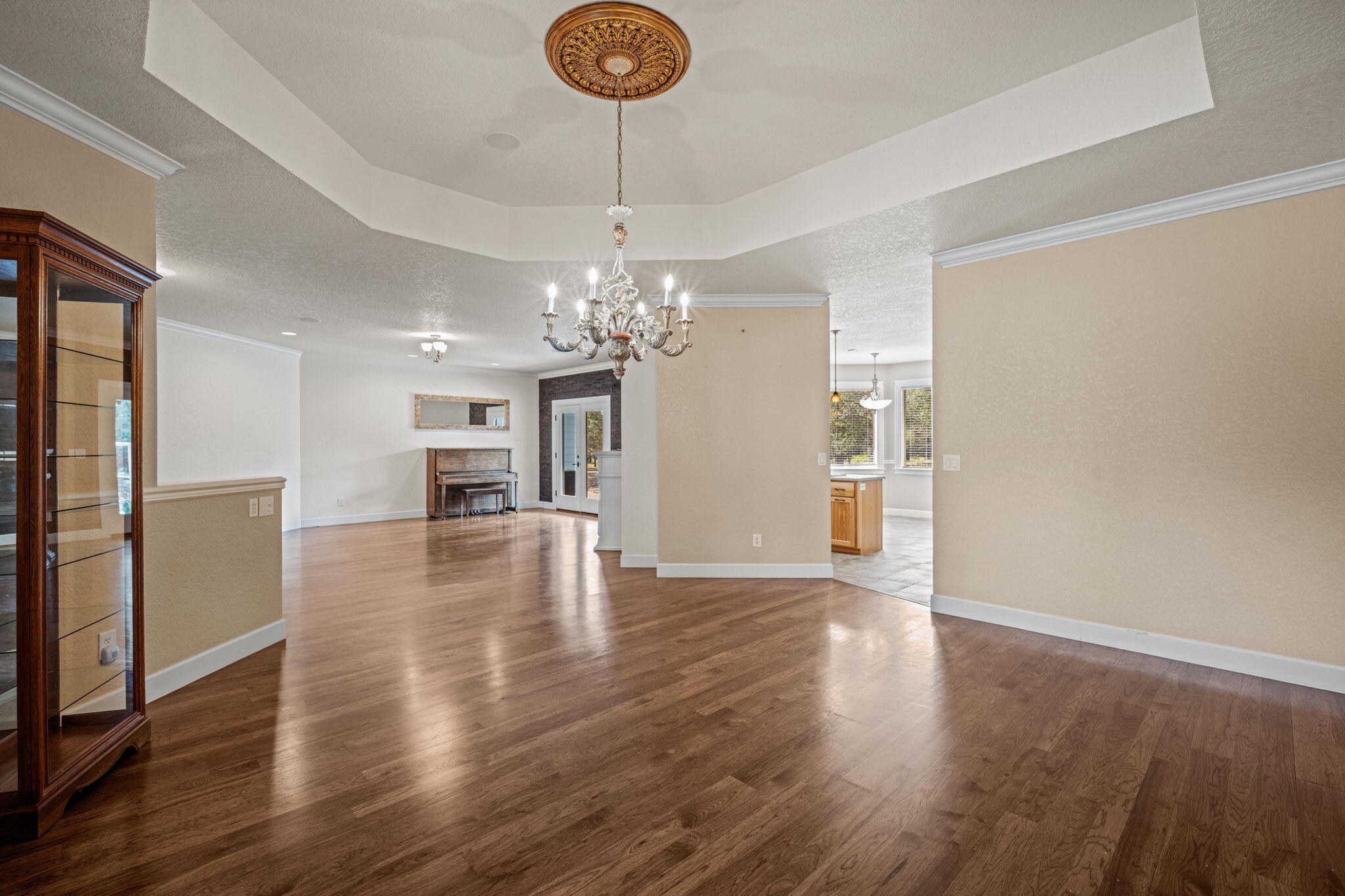 Pinewood Country Est - Residential