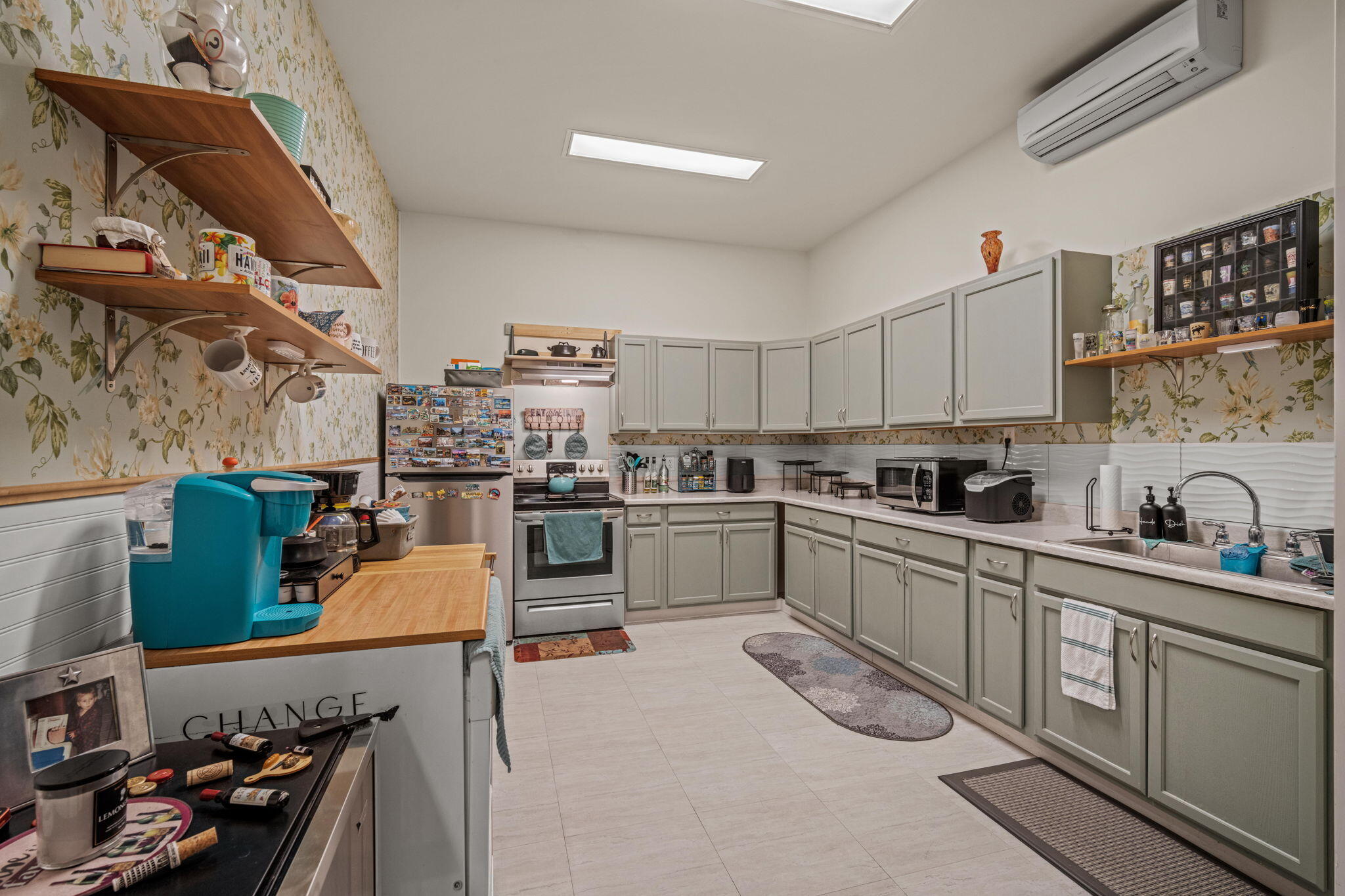 Pinewood Country Est - Residential