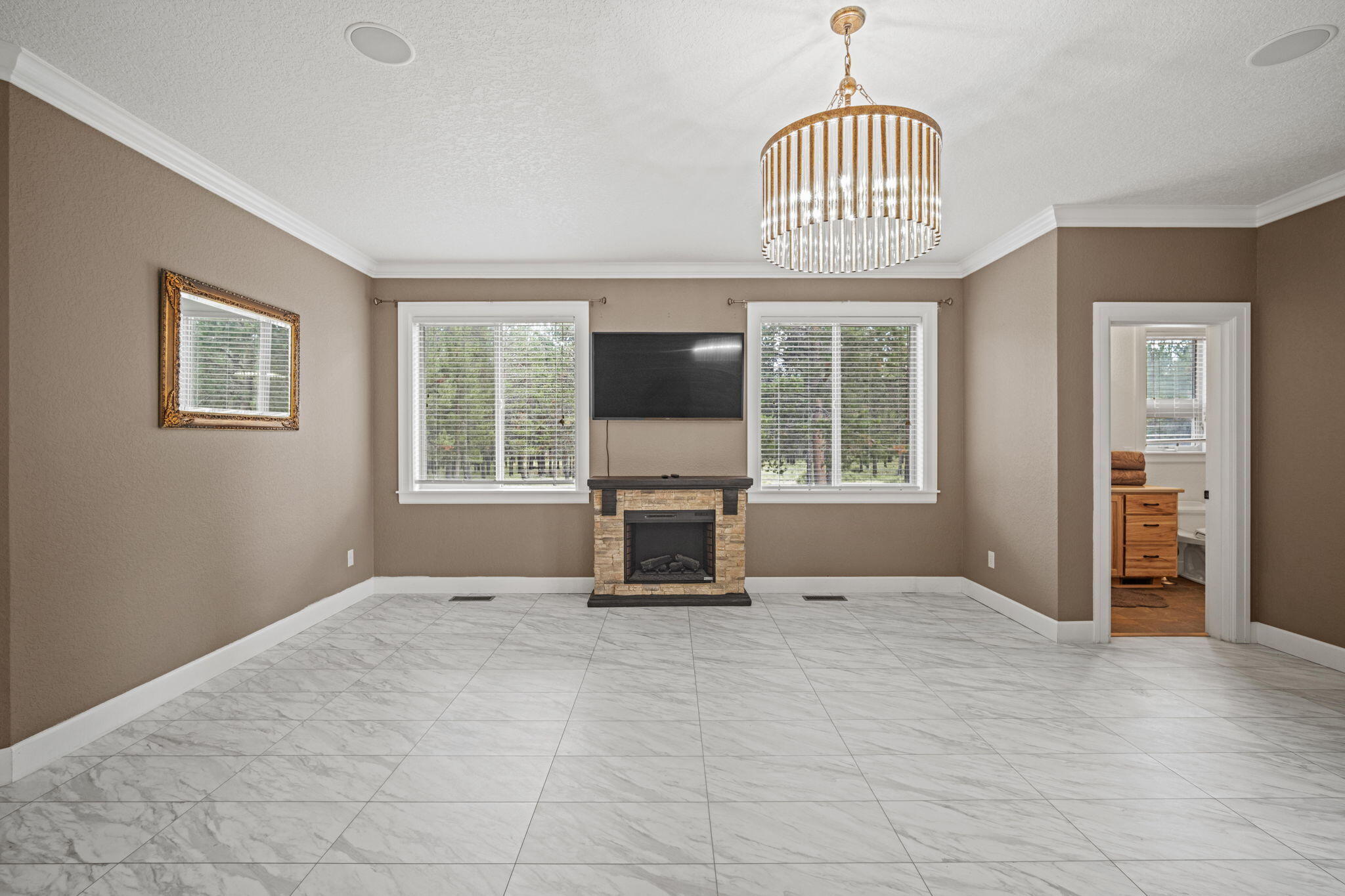 Pinewood Country Est - Residential