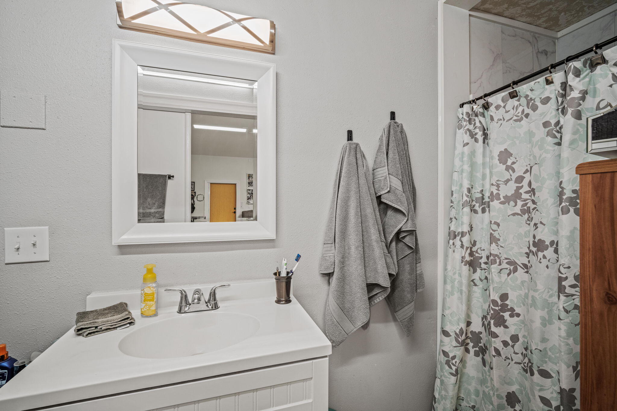 Pinewood Country Est - Residential