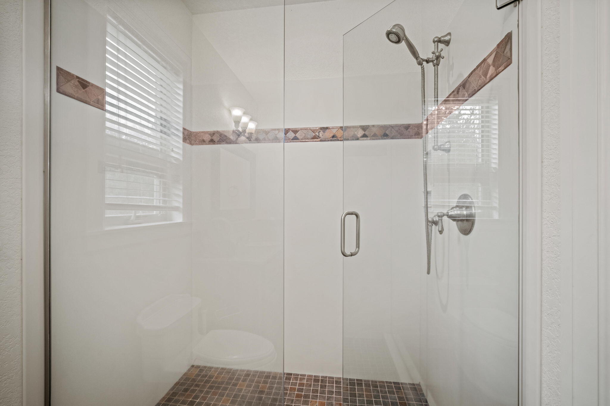 Pinewood Country Est - Residential