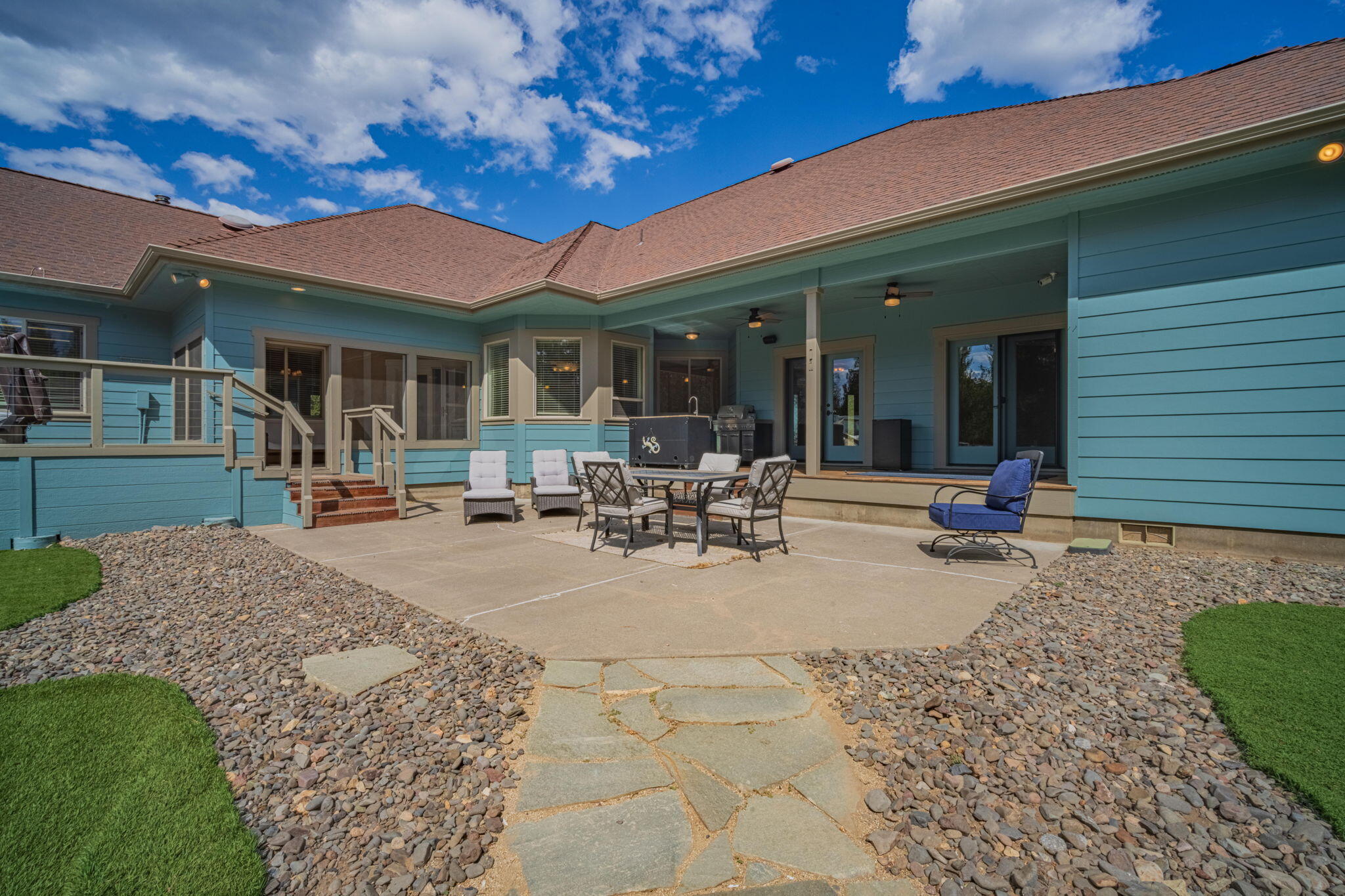 Pinewood Country Est - Residential