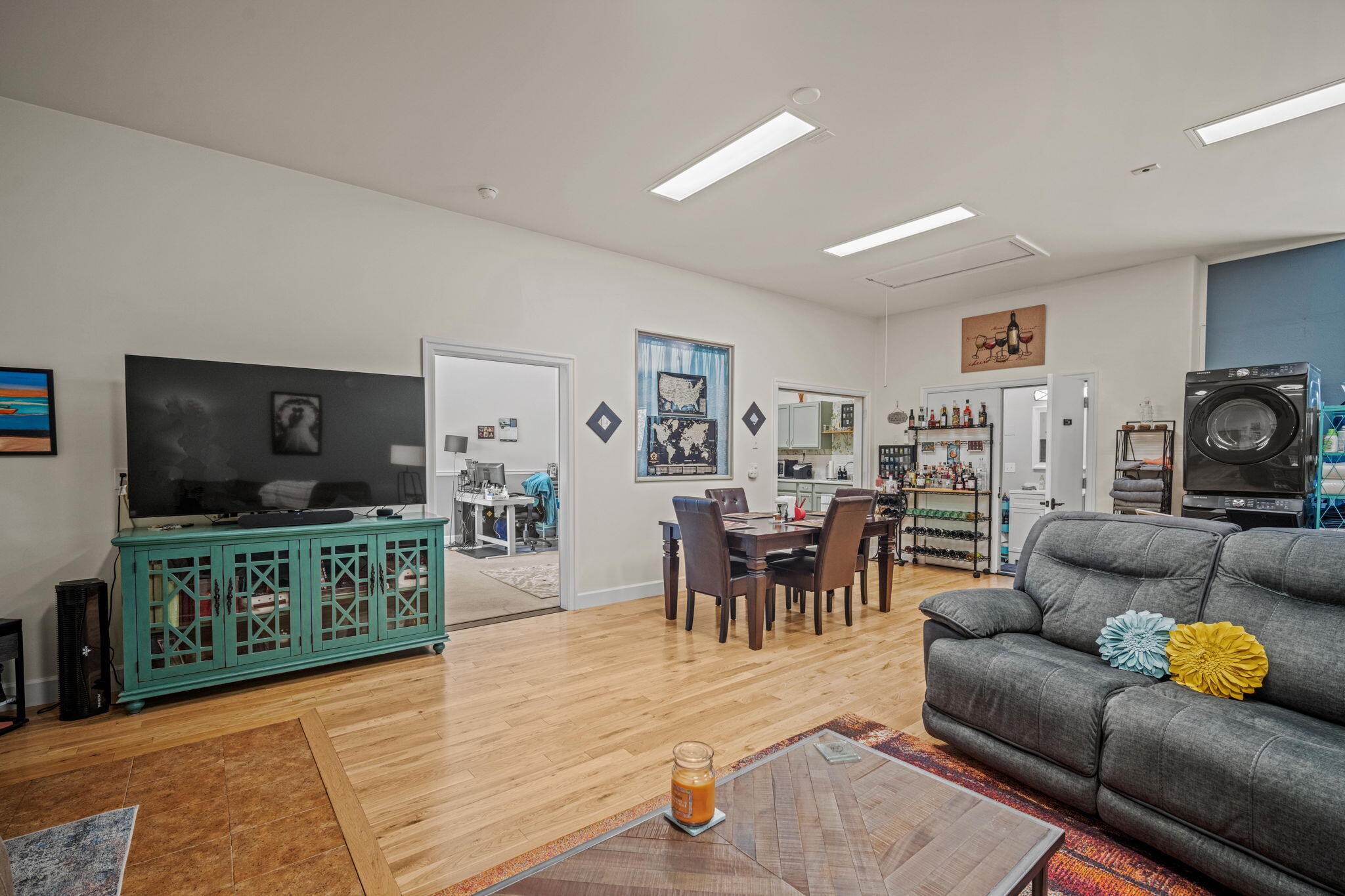 Pinewood Country Est - Residential