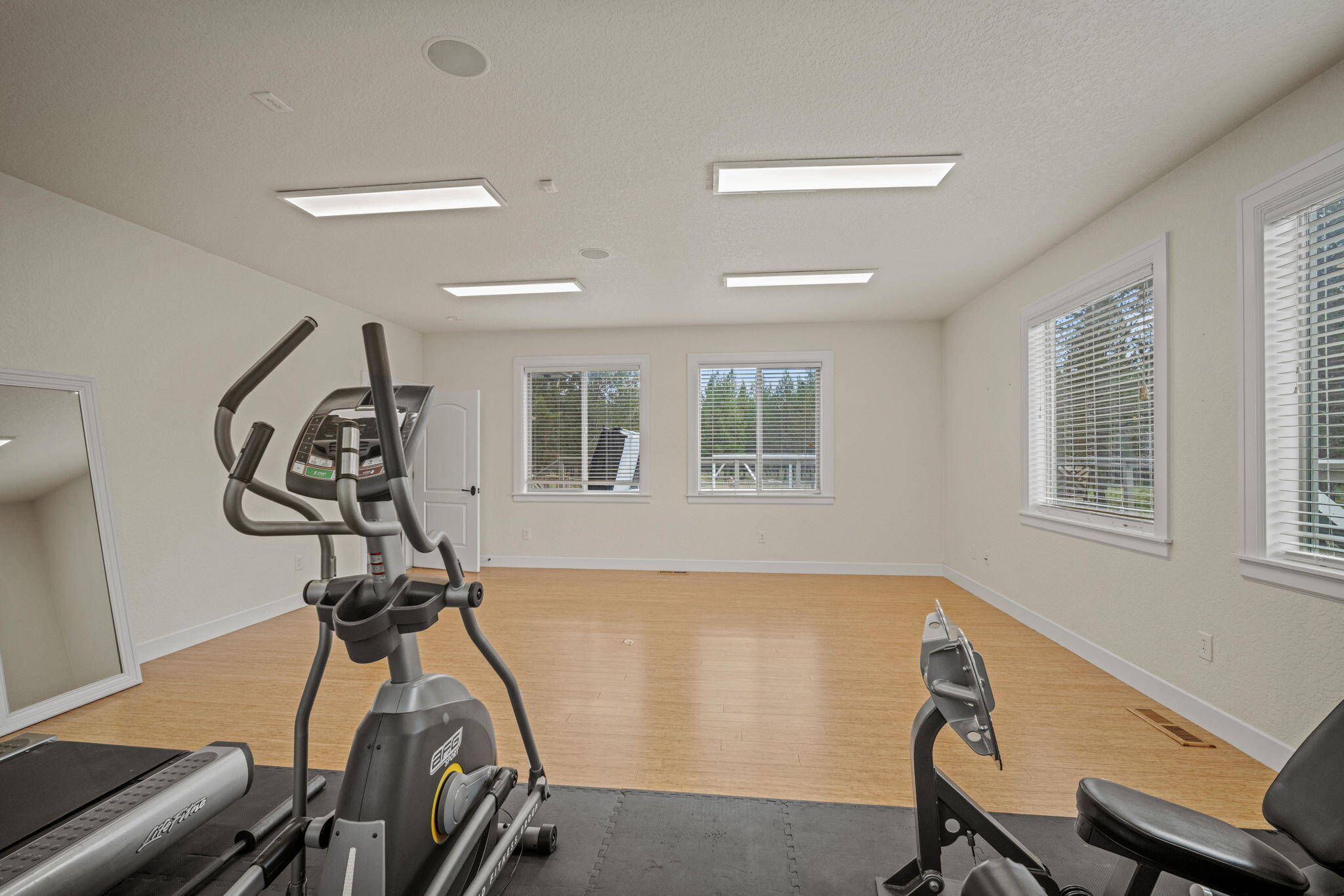 Pinewood Country Est - Residential