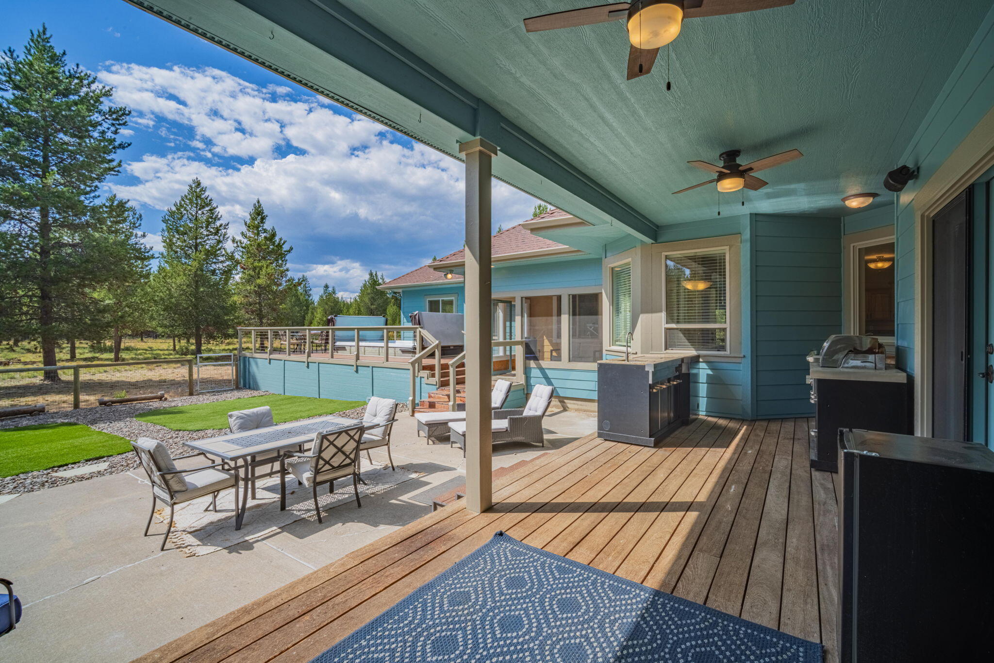 Pinewood Country Est - Residential