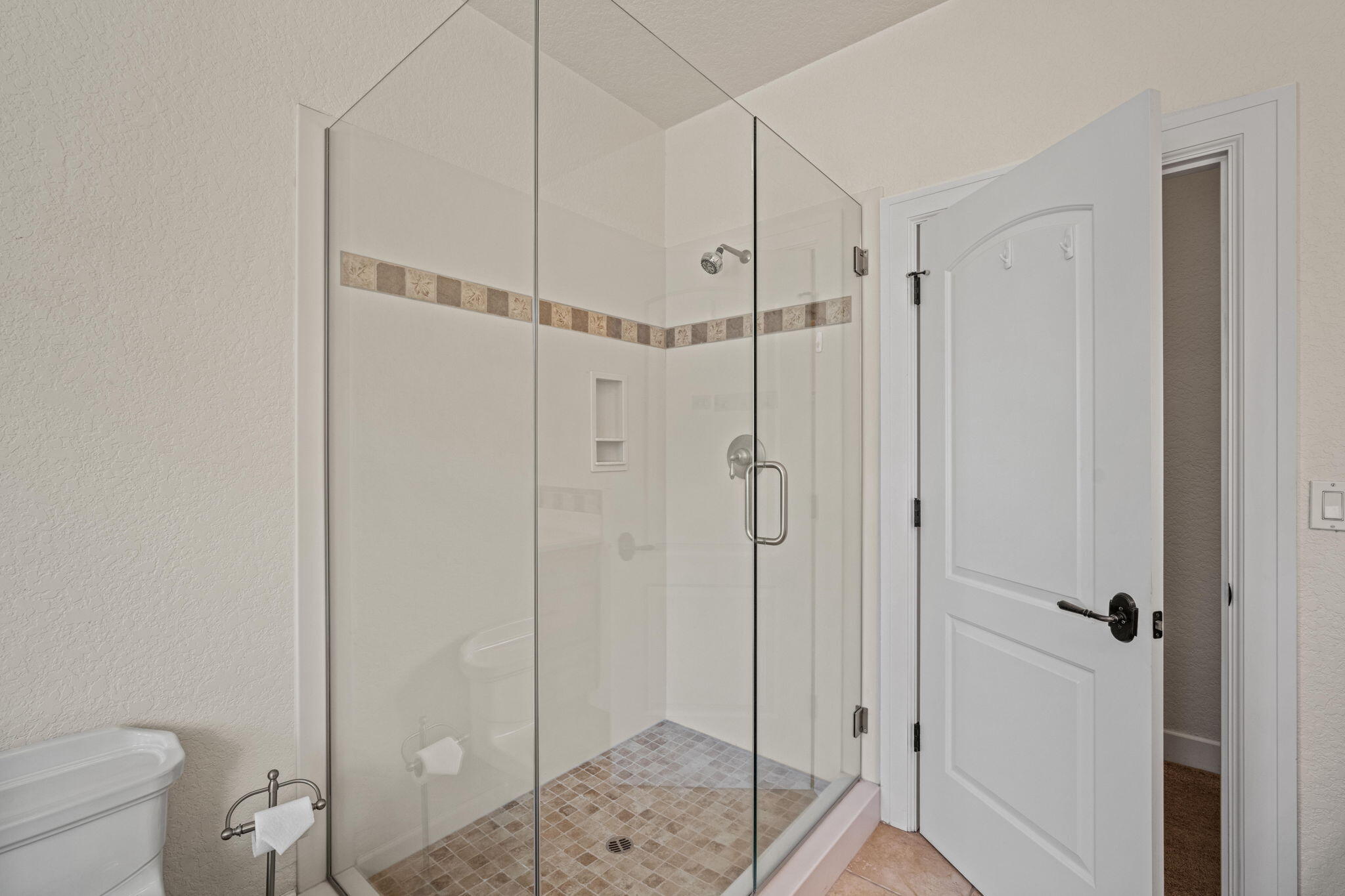 Pinewood Country Est - Residential