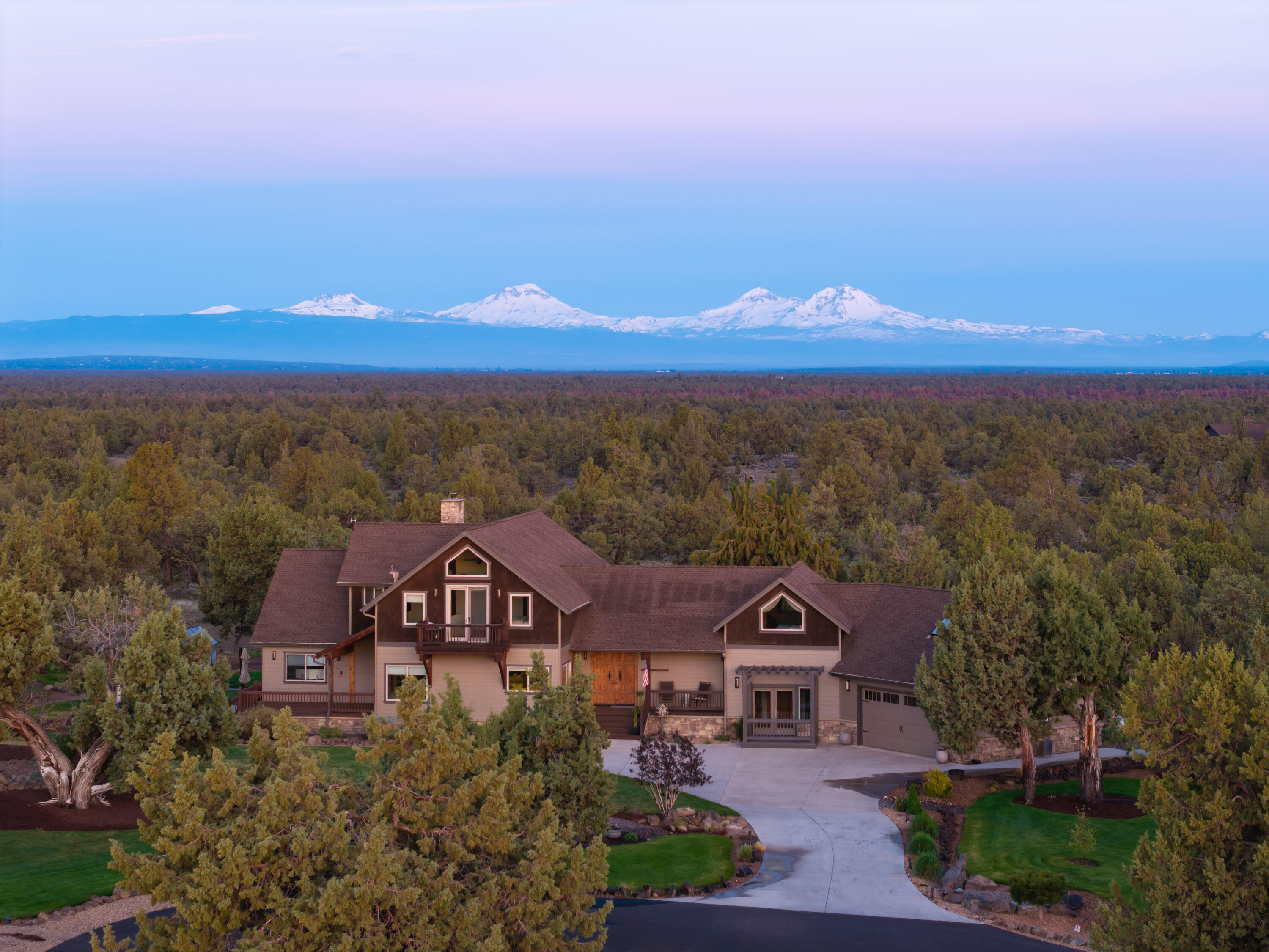 18598 SW Mount Adams Loop