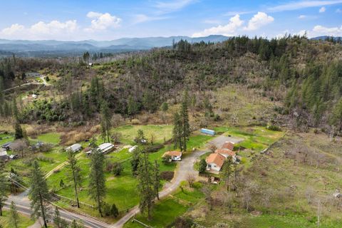 Tiny photo for 7511 Hugo Road, Grants Pass, OR 97526 (MLS # 220216901)