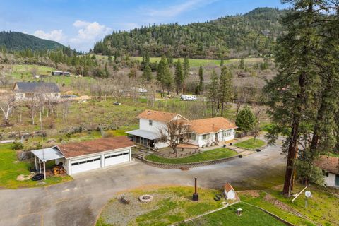 Tiny photo for 7511 Hugo Road, Grants Pass, OR 97526 (MLS # 220216901)
