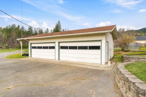 Tiny photo for 7511 Hugo Road, Grants Pass, OR 97526 (MLS # 220216901)