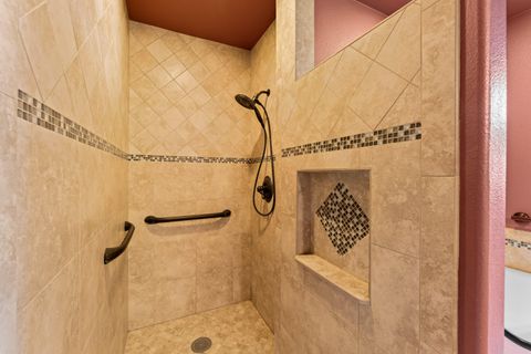 Tiny photo for 7511 Hugo Road, Grants Pass, OR 97526 (MLS # 220216901)